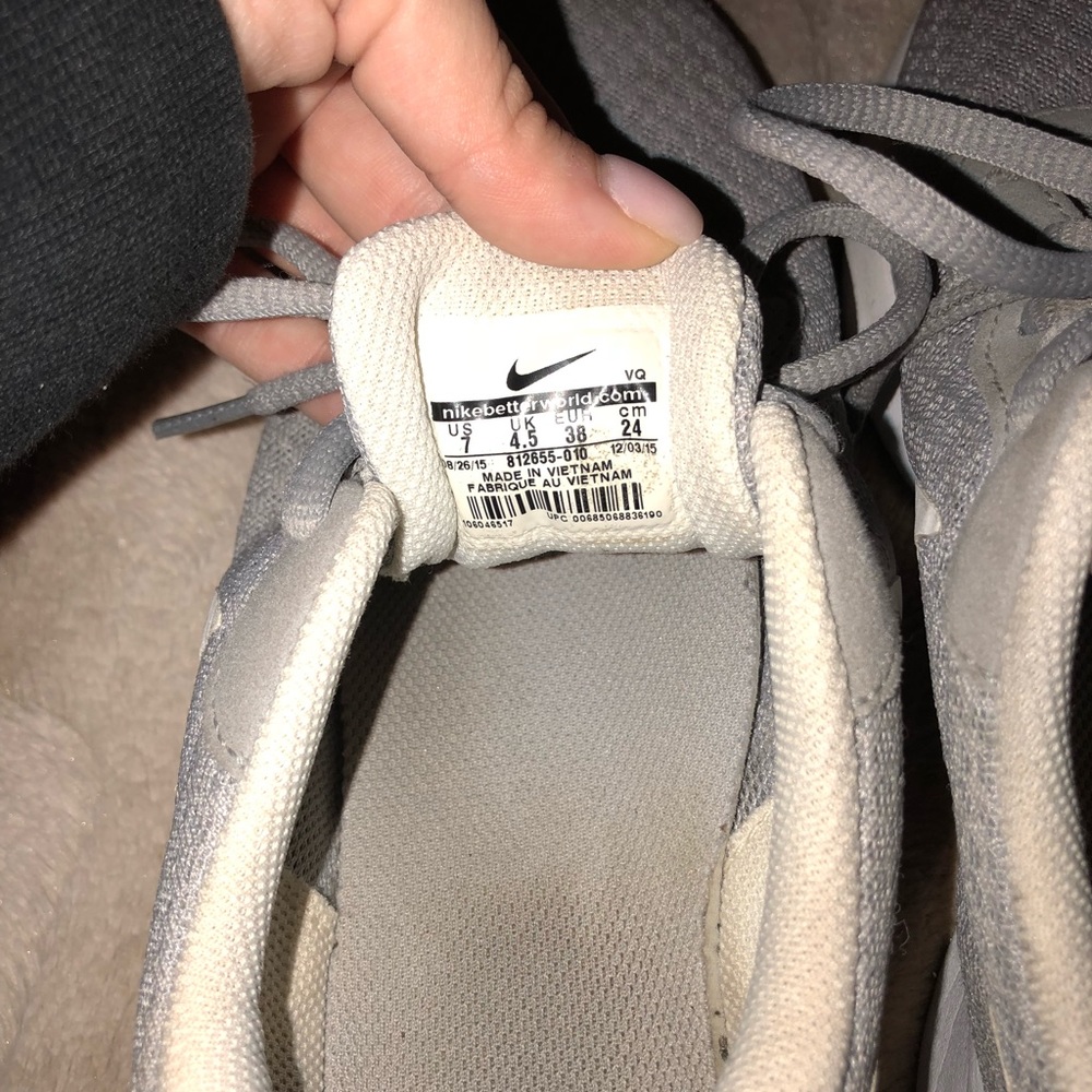 ! NIKE RUNNING SHOES ! - Picture 4 of 4